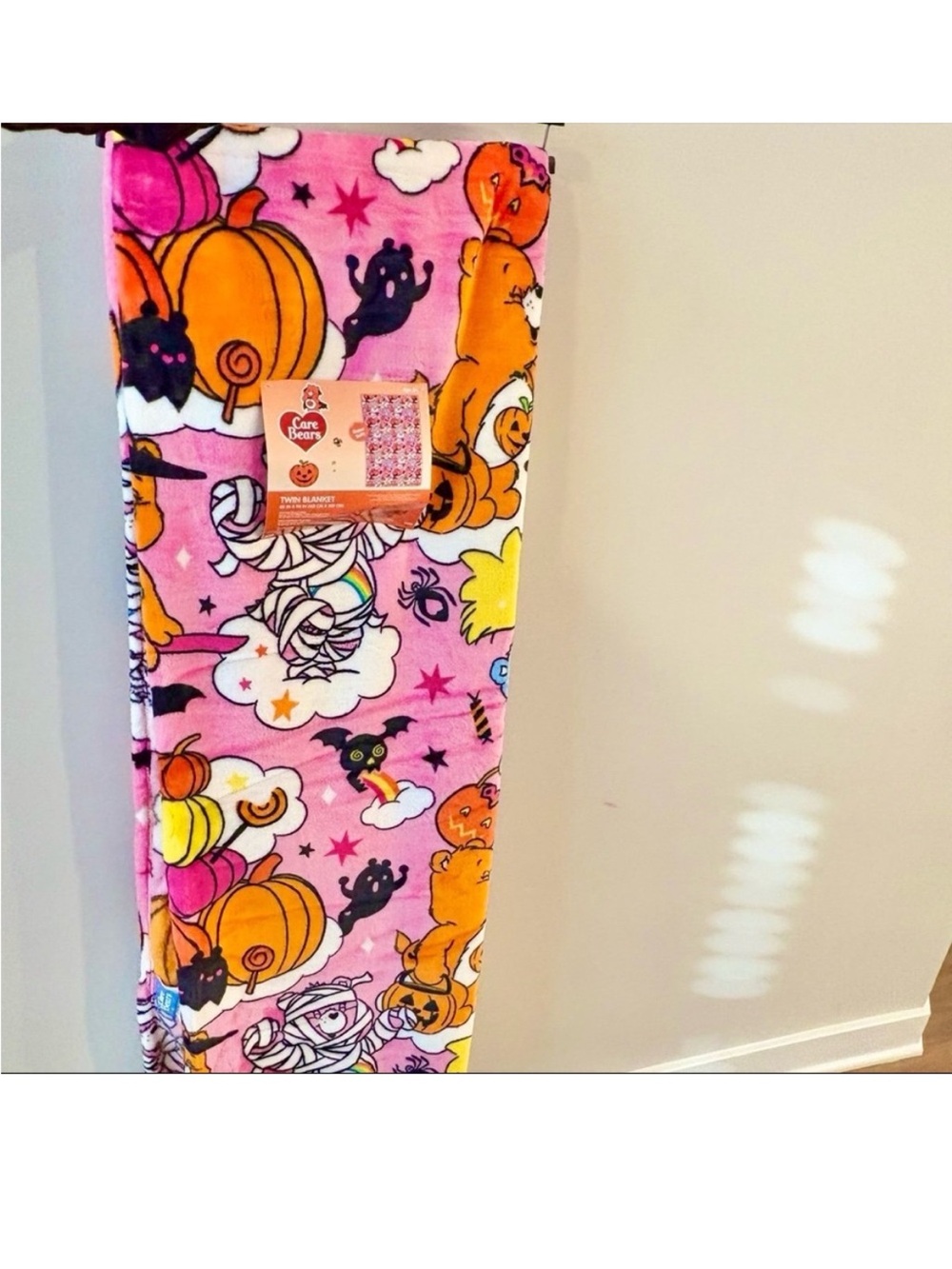 NWT Care Bears
NWT Viral Halloween carebear blanket twin$50